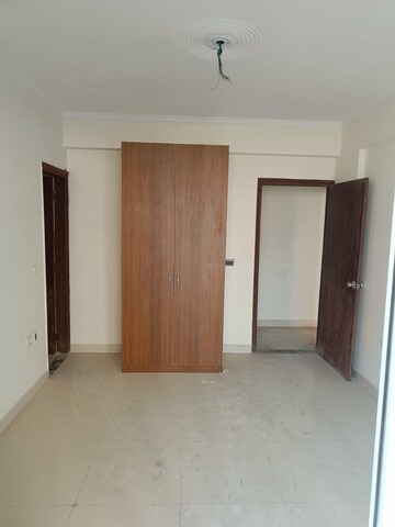 Room in 3 BHK Apartment at Cosmos Express 99, Sector 99 – for Sale