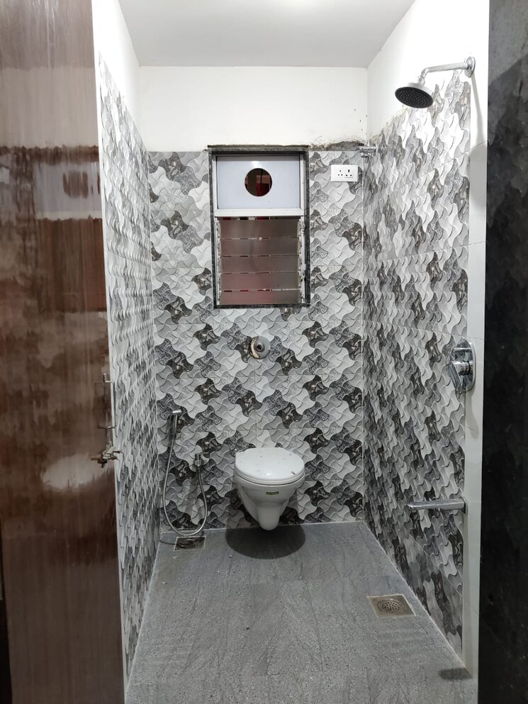Bathroom, azmi-deja-view 2 Bedroom 678 Sq.Ft. Apartment In Mazgaon Mumbai 7723972