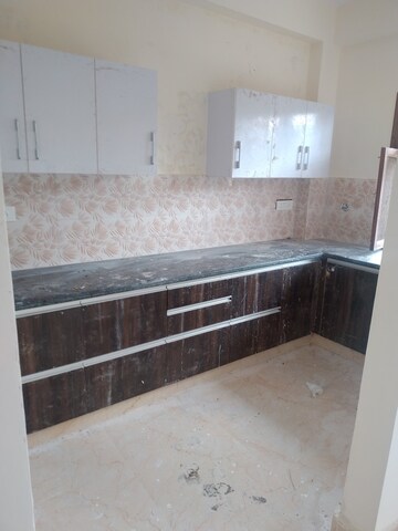 Furnished Amenities in 3 BHK Builder Floor at Palam Vihar – for Sale