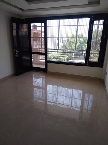 Room in 3 BHK Builder Floor at Sector 23 – for Sale