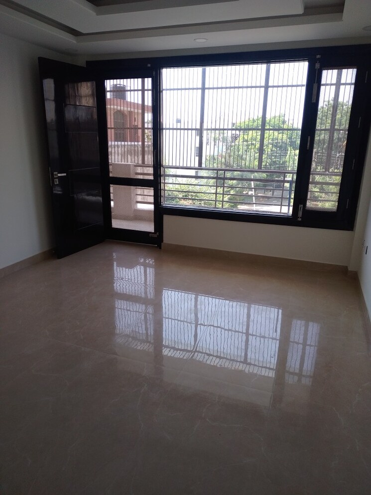 Room, sector 23 3 Bedroom 2385 Sq.Ft. Builder Floor In Sector 23 Gurgaon 7724034