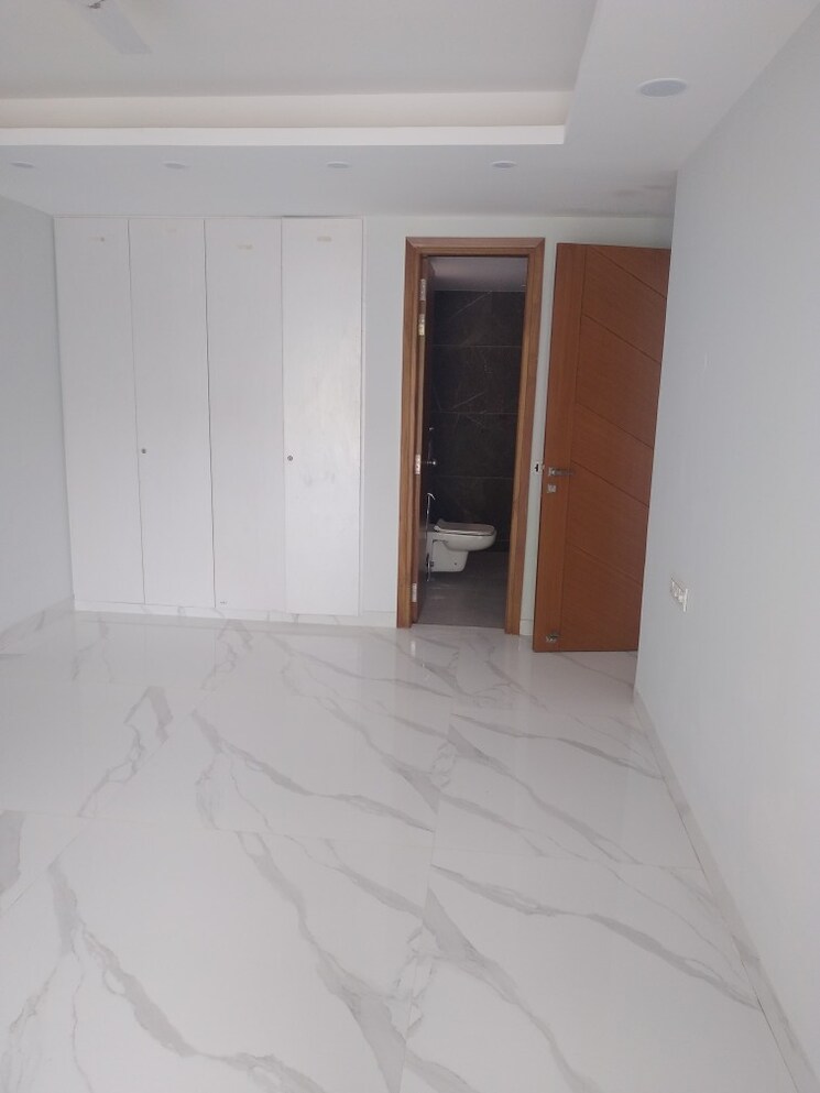 Room, sector 23 3 Bedroom 2552 Sq.Ft. Builder Floor In Sector 23 Gurgaon 7724038