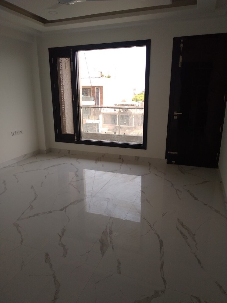 Room, sector 23 3 Bedroom 2390 Sq.Ft. Builder Floor In Sector 23 Gurgaon 7724041