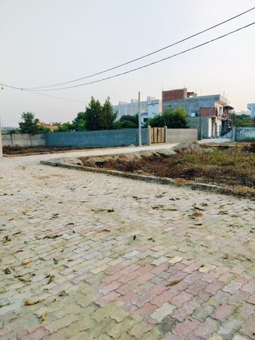  Plot – Exterior View View at Dhoom Manikpur - for Sale
