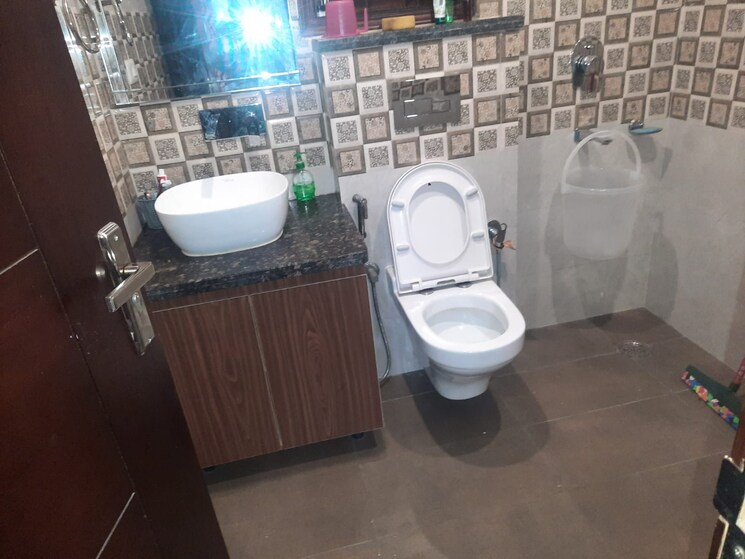 Bathroom, sector 23 3 Bedroom 2776 Sq.Ft. Builder Floor In Sector 23 Gurgaon 7724138