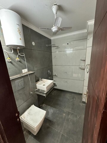 Bathroom in 2 BHK Builder Floor at Sector 23 – for Rent