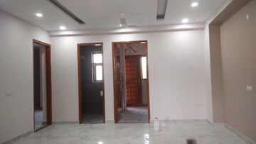 Room in 2 BHK Builder Floor at Palam Vihar – for Rent