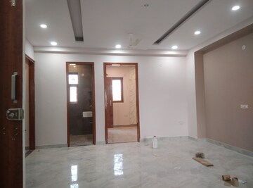 Room in 2 BHK Builder Floor at Palam Vihar – for Rent