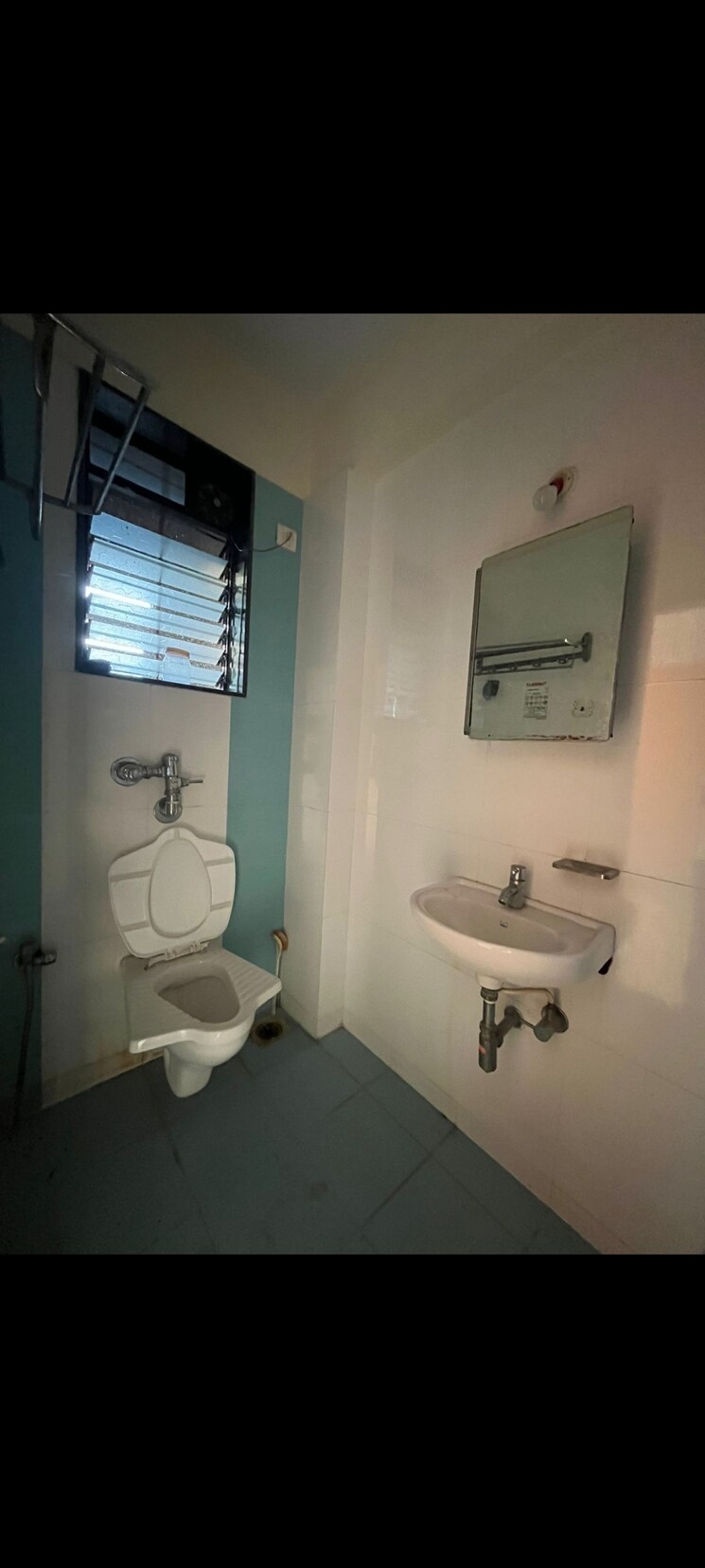 Bathroom, ch-om-aarti 1 Bedroom 407 Sq.Ft. Apartment In Borivali West Mumbai 7724232