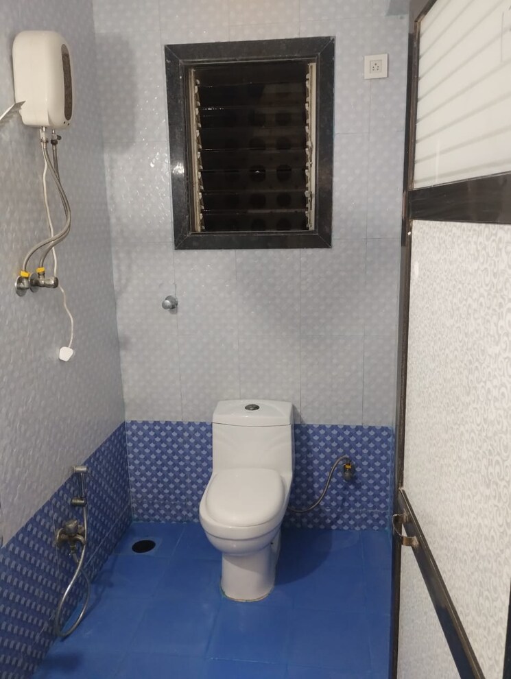 Bathroom, ruchi-apartment-borivali 3 Bedroom 1176 Sq.Ft. Apartment In Borivali West Mumbai 7724369