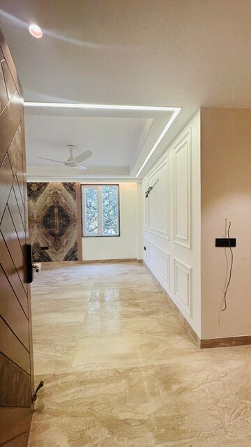 Room in 3.5 BHK Builder Floor at Suncity Heights, Sector 54 – for Sale