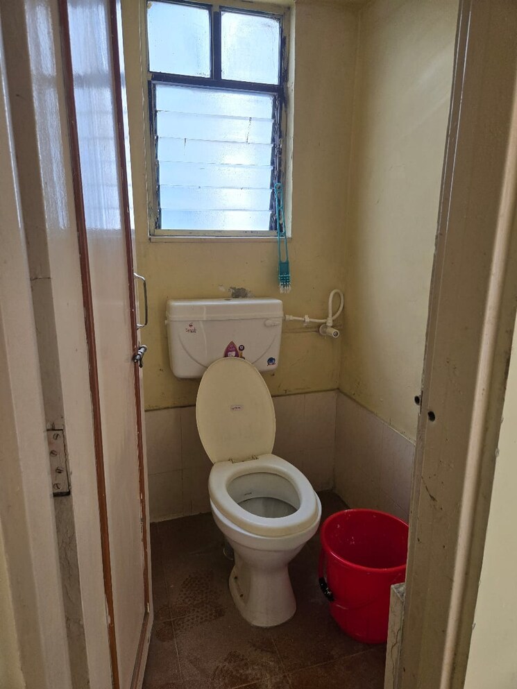 Bathroom, rohan-ishita 1 Bedroom 500 Sq.Ft. Apartment In Mundhwa Road Pune 7724586