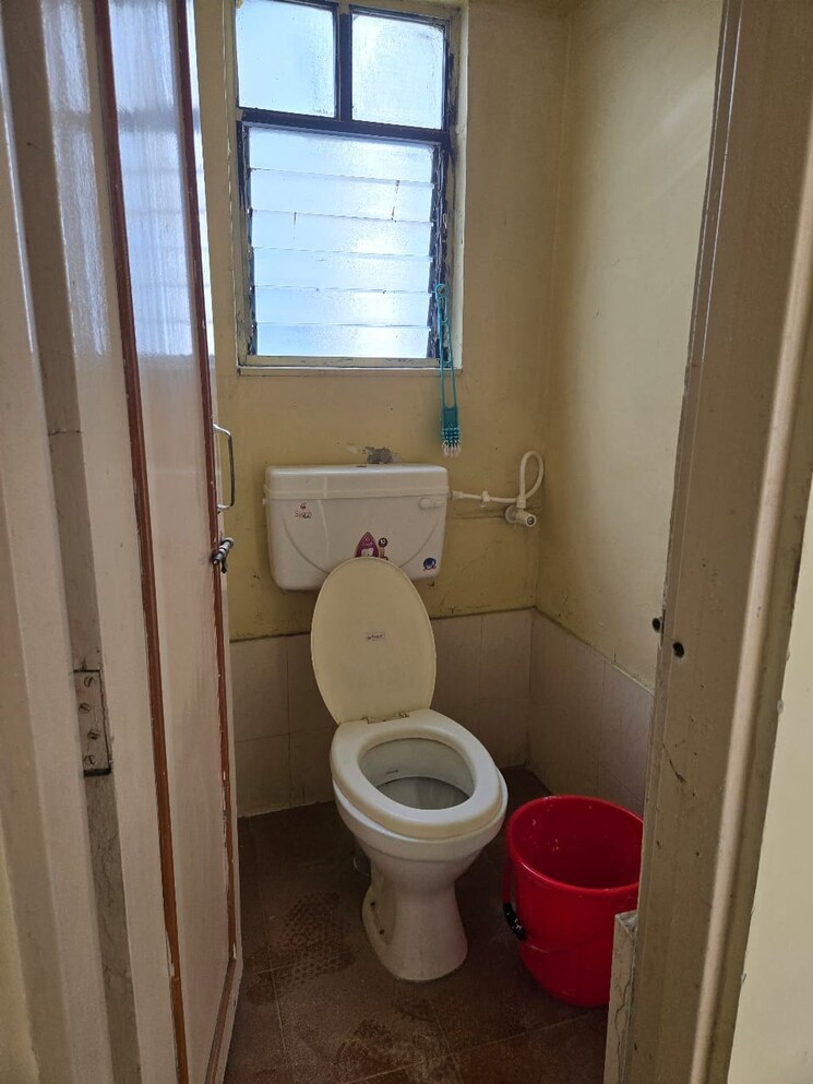 Bathroom, rohan-ishita 1 Bedroom 500 Sq.Ft. Apartment In Mundhwa Road Pune 7724586