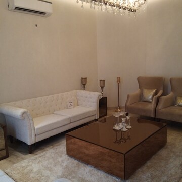 Bathroom in 5 BHK Villa at Mullanpur – for Sale