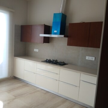 Bathroom in 5 BHK Villa at South Mullanpur – for Sale