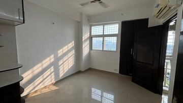 Room in 3 BHK Apartment at Ace Divino, Sector 1 Greater Noida – for Sale