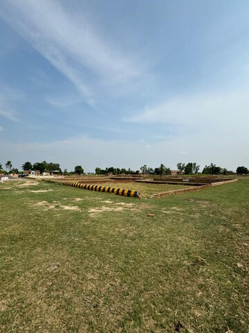 Plot Area in  Plot at Gosainganj – for Sale