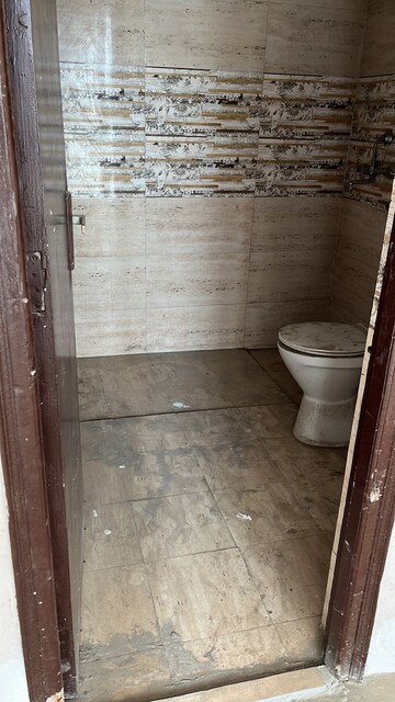 Bathroom in 3 BHK Apartment at Amrapali Golf Homes, Sector 4, Greater Noida – for Sale