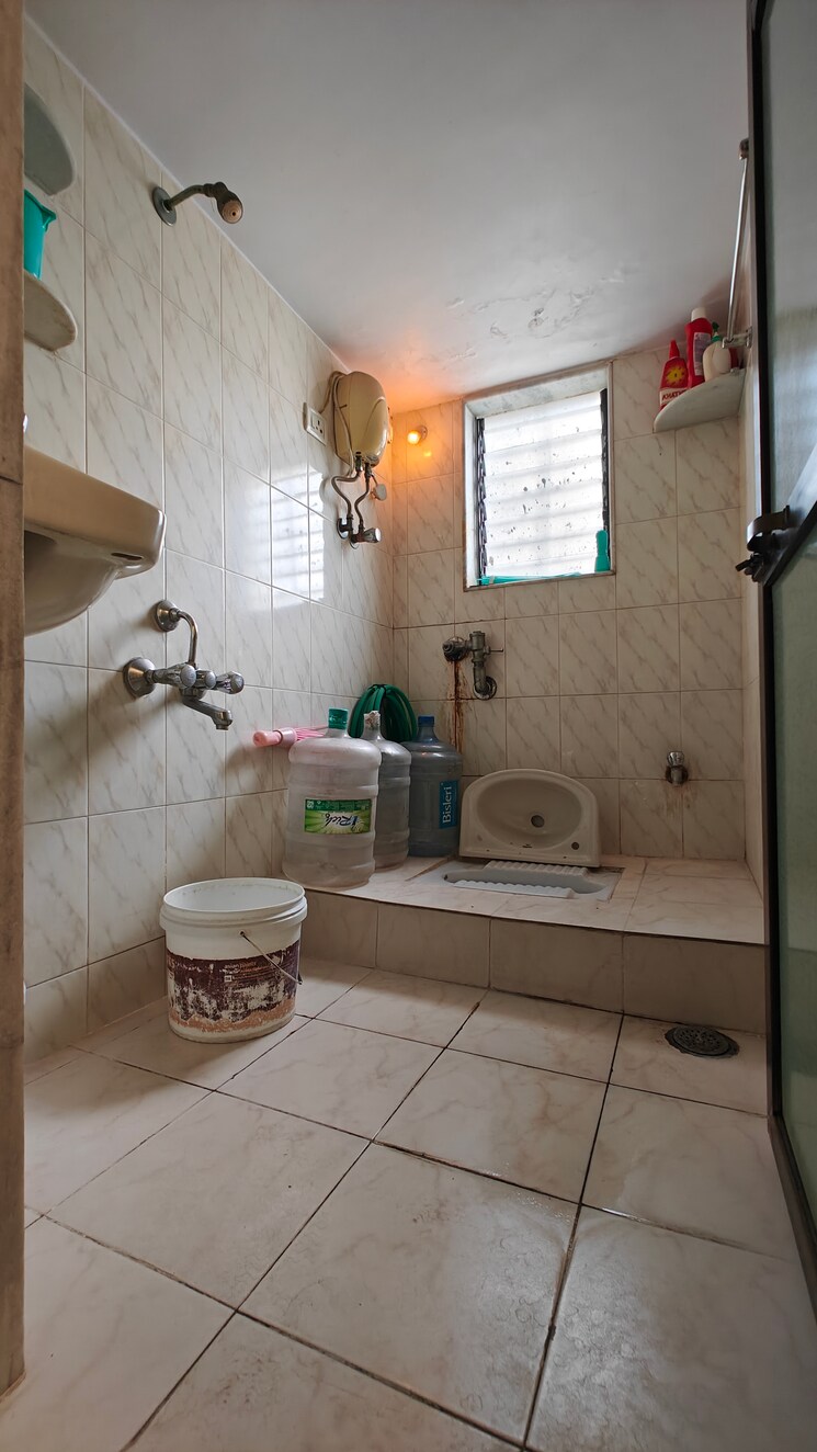 Bathroom, leela-cliff-chs 3 Bedroom 1335 Sq.Ft. Apartment In Dahisar West Mumbai 7726218