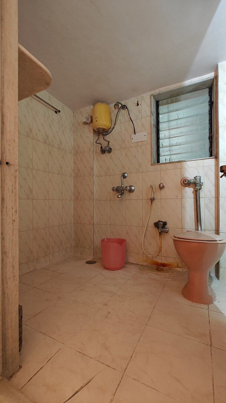 Bathroom, leela-cliff-chs 3 Bedroom 1335 Sq.Ft. Apartment In Dahisar West Mumbai 7726218