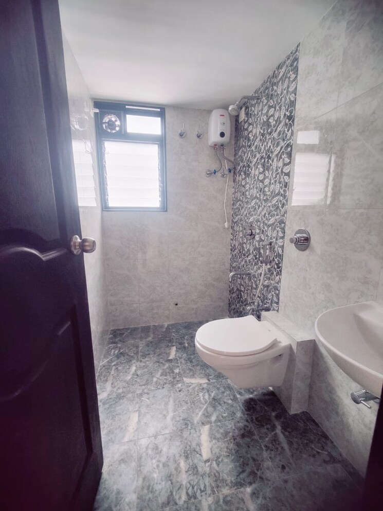 Bathroom, dahanukar wadi 2 Bedroom 650 Sq.Ft. Apartment In Dahanukar Wadi Mumbai 7726422