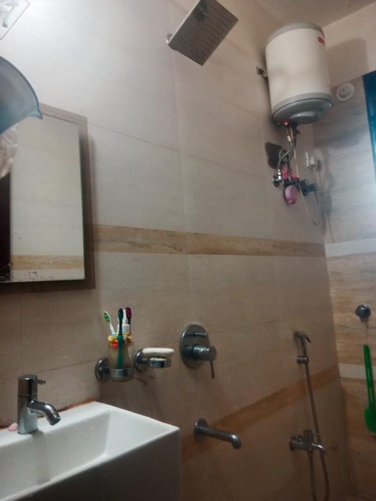 Bathroom, creative-vrajdham 1 Bedroom 430 Sq.Ft. Apartment In Kandivali West Mumbai 7726604