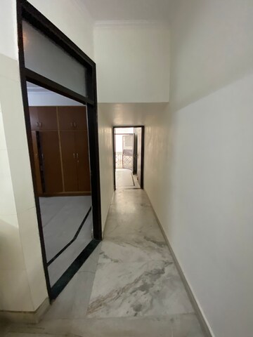 रेसिडेंशियल बिल्डर फ्लोर वर्ग फुट फॉर रेंट इन रमेश नगर दिल्ली  7726669