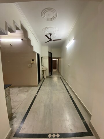 रेसिडेंशियल बिल्डर फ्लोर वर्ग फुट फॉर रेंट इन रमेश नगर दिल्ली  7726669