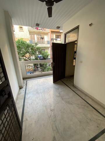 रेसिडेंशियल बिल्डर फ्लोर वर्ग फुट फॉर रेंट इन रमेश नगर दिल्ली  7726669