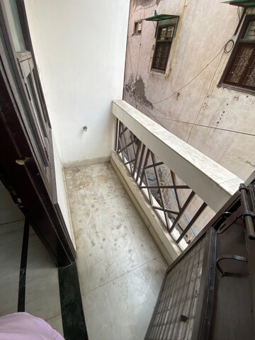 रेसिडेंशियल बिल्डर फ्लोर वर्ग फुट फॉर रेंट इन रमेश नगर दिल्ली  7726669