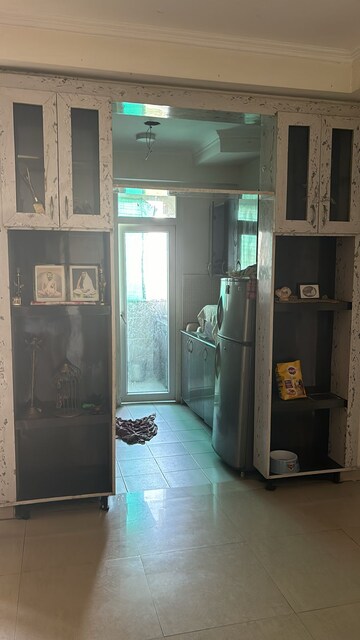 Furnished Amenities in 2.5 BHK Apartment at Amrapali Silicon City, Sector 76 – for Sale