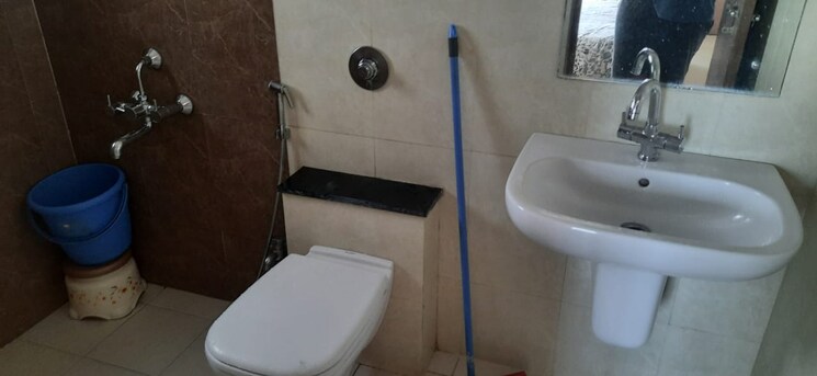 Bathroom, raheja-vistas-phase-ii 3 Bedroom 1565 Sq.Ft. Apartment In Mohammadwadi Pune 7727341