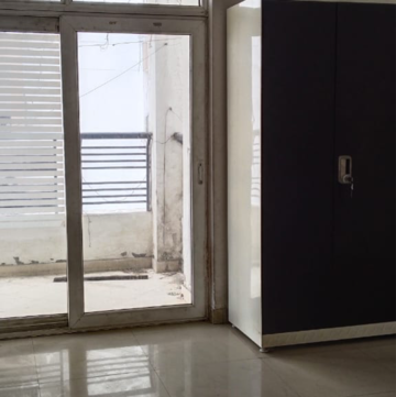 Room in 2 BHK Apartment at Ramprastha Greens Pearl Court, Vaishali Extension – for Rent