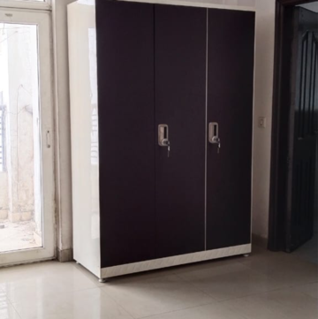 Room in 2 BHK Apartment at Ramprastha Greens Pearl Court, Vaishali Extension – for Rent