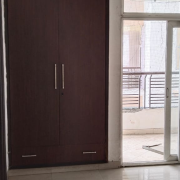 Room in 2 BHK Apartment at Ramprastha Greens Pearl Court, Vaishali Extension – for Rent