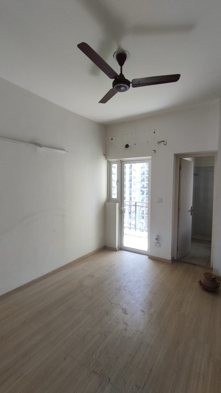 2 BHK Apartment For Resale in DLF Capital Greens Phase I And II Moti Nagar Delhi  7727393