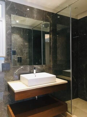 रेसिडेंशियल बिल्डर फ्लोर वर्ग यार्ड फॉर रेंट इन पंचशील पार्क दिल्ली  7727689