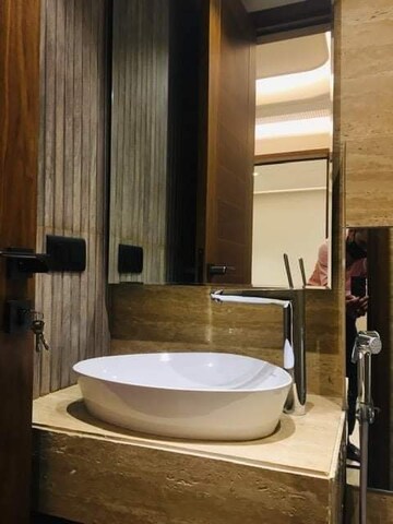 रेसिडेंशियल बिल्डर फ्लोर वर्ग यार्ड फॉर रेंट इन पंचशील पार्क दिल्ली  7727689