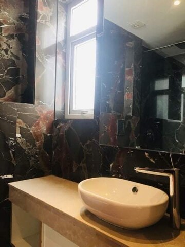 रेसिडेंशियल बिल्डर फ्लोर वर्ग यार्ड फॉर रेंट इन पंचशील पार्क दिल्ली  7727689