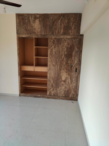 रेसिडेंशियल फ्लैट वर्ग फुट फॉर रेंट इन प्रथा पुष्प सोसायटी थाने  7727741