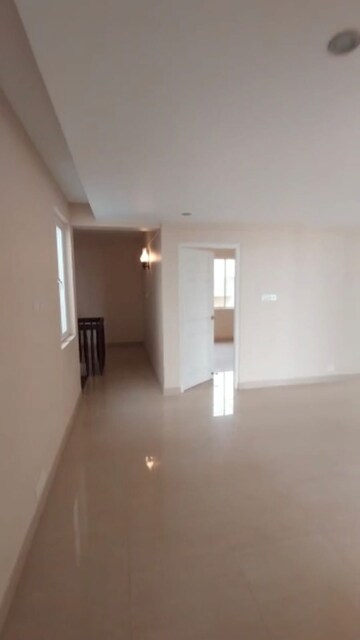 Room in 4 BHK Apartment at Thevara – for Sale
