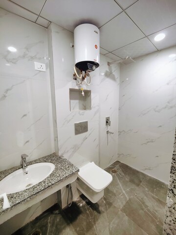 रेसिडेंशियल बिल्डर फ्लोर वर्ग फुट फॉर रेंट इन विकास पुरी दिल्ली  7727893