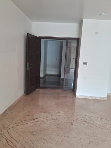 Room in 3 BHK Apartment at Prestige Kew Gardens, Bellandur – for Sale