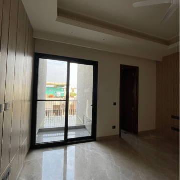 Room in 3.5 BHK Builder Floor at Defence Colony – for Sale