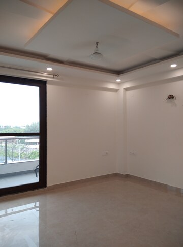 Room in 3 BHK Builder Floor at Sector 23 – for Rent