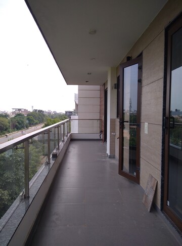 Balcony in 3 BHK Builder Floor at Sector 23 – for Rent