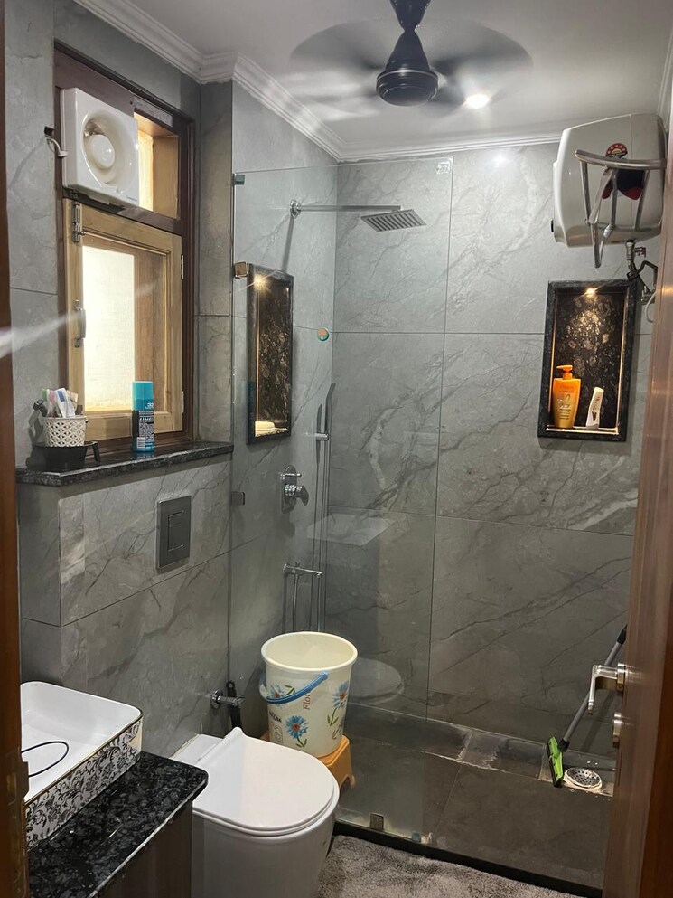 Bathroom, palam vihar 2 Bedroom 1750 Sq.Ft. Builder Floor In Palam Vihar Gurgaon 7728637