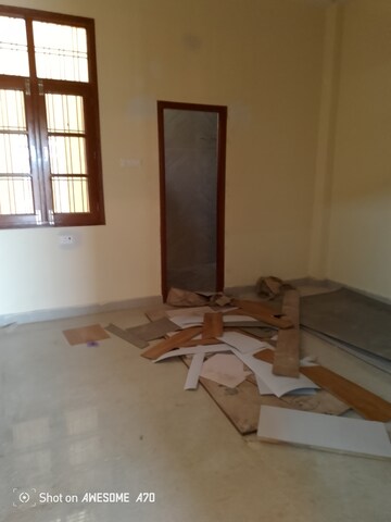 Room in 2 BHK Independent House at Jankipuram – for Sale