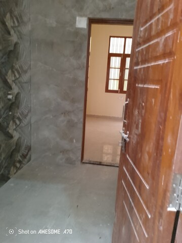 Room in 2 BHK Independent House at Jankipuram – for Sale