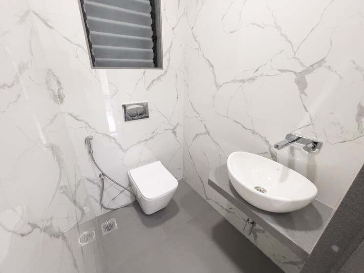 Bathroom, laxmina-krishna-niwas 3 Bedroom 1200 Sq.Ft. Apartment In Chembur Mumbai 7730500